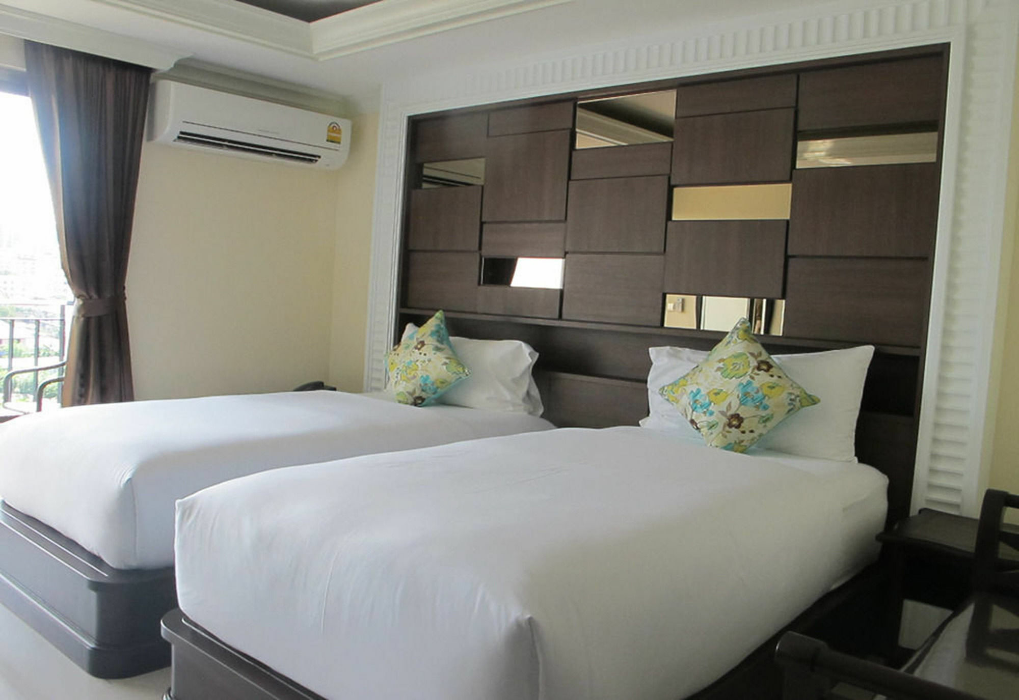 March Hotel Pattaya Exterior foto